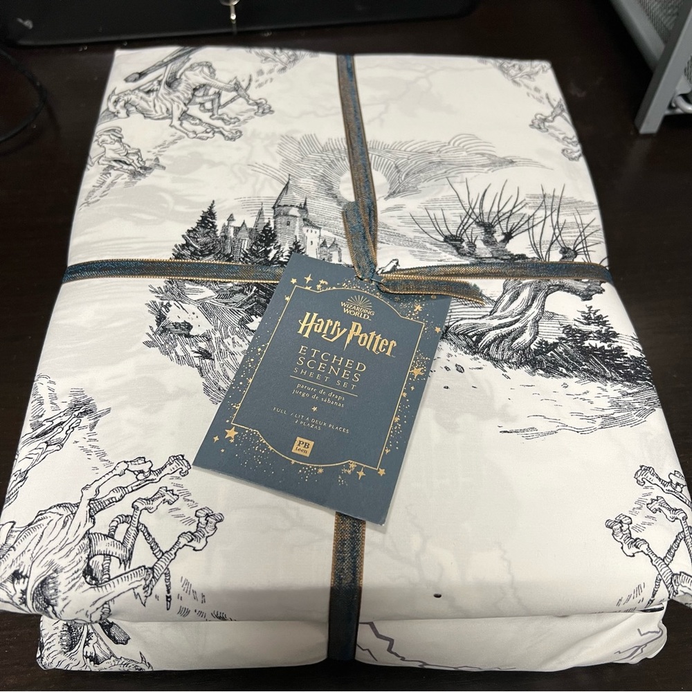 Pottery Barn Teen Harry Potter Etched Scenes 4pc Sheet Set Full Size 100% Cotton